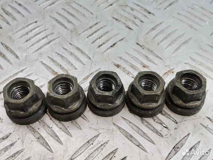 Болт Ford Transit 6 2004 6L2Z1012BA