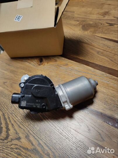 Мотор стеклоочистителя передний Mitsubishi