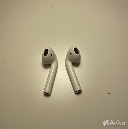 Наушники Apple AirPods