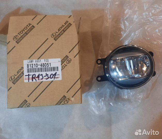 Передняя правая фара (птф) LED на toyota Оригинал