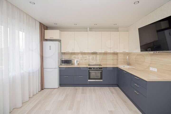 2-к. квартира, 65 м², 3/17 эт.