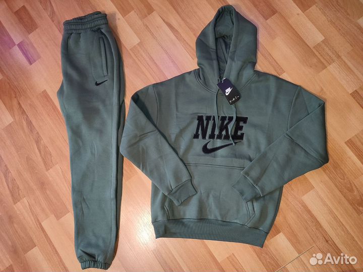 Спортивный костюм Nike утеплённый