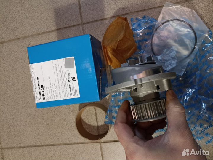 Помпа водяная Opel Astra,Corsa, Meriva, Vectra