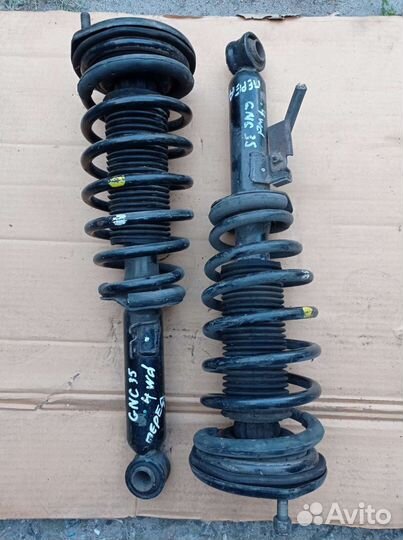 Амортизатор перед Nissan Laurel GHC-35 97-02г