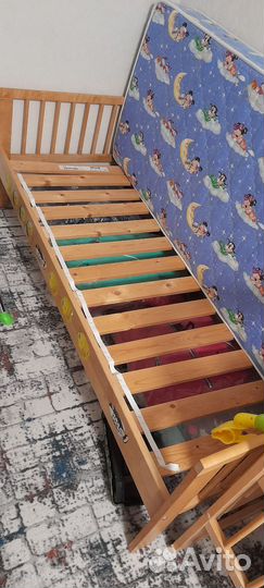 Кровать с матрасом