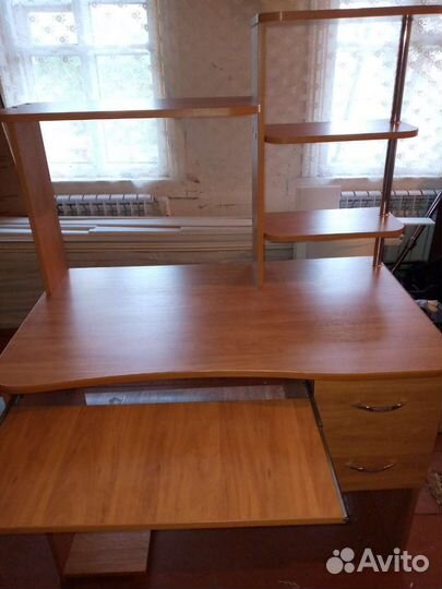 Компьютерный стол