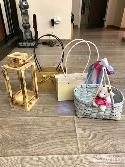 Подарочные пакеты, корзина