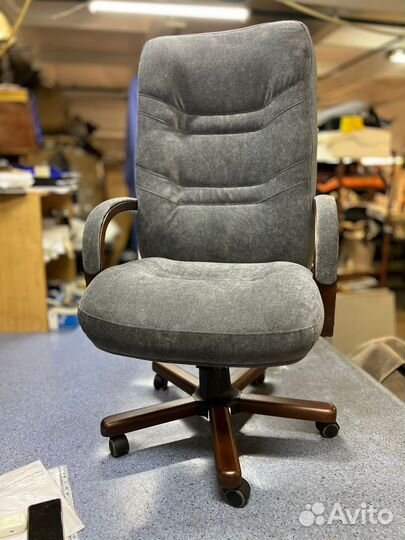 Компьютерное кресло для руководителя