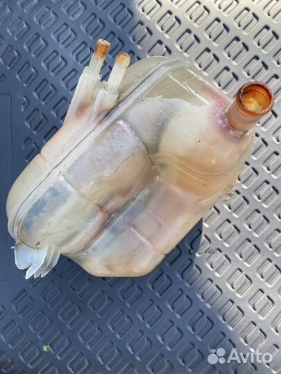 Расширительный бачок opel astra h gm с крышкой