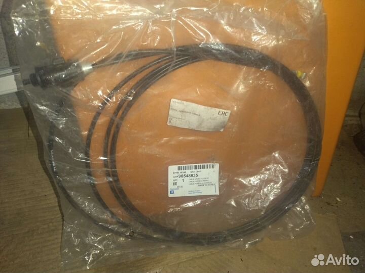 Трос открытия лючка бензобака