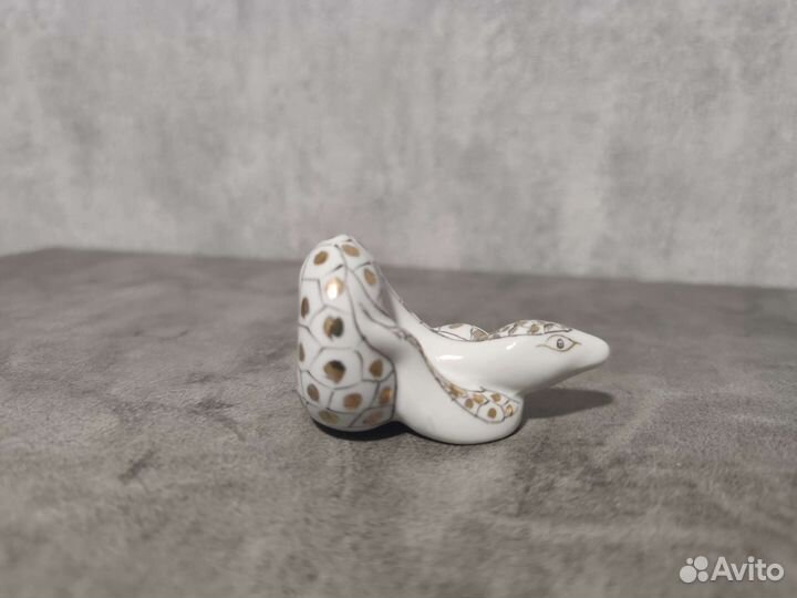 Сысертский фарфор. Сувенир змейка