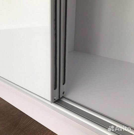 Шкаф двухстворчатый