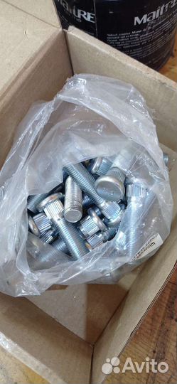 Шпильки колесные