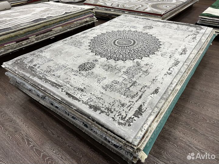 Ковер 2х2.9 новый