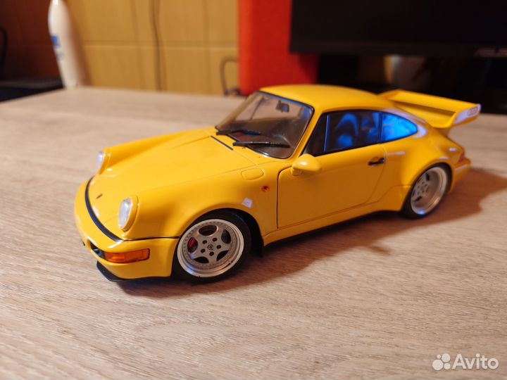 Porsche 911 Carrera RS 1/18 Solido