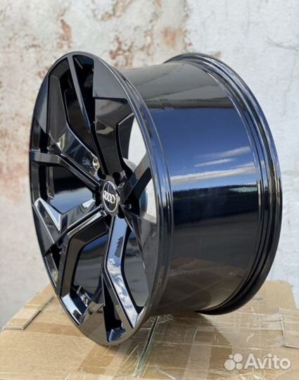 R21 на Audi Q7 / Q8 5х112 Новые Диски