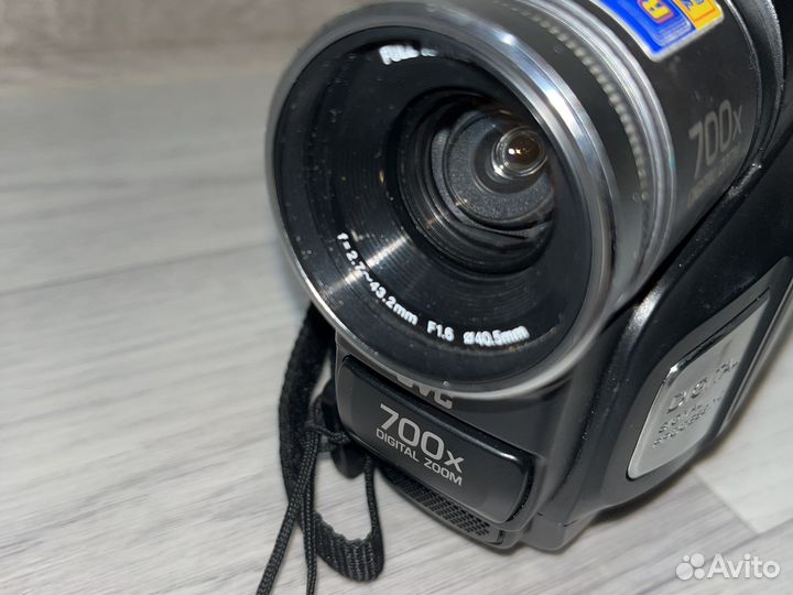 Видеокамера JVC GR-sxm190ag