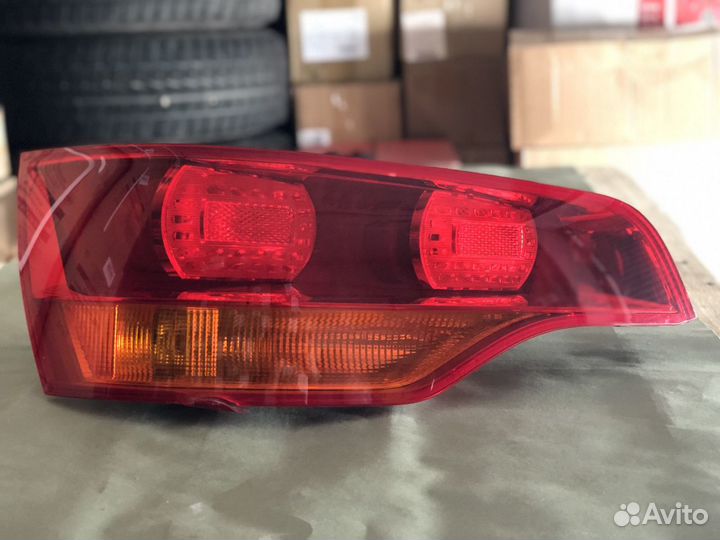 Задний фонарь Audi Q7 левый