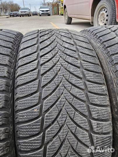 Goodyear UltraGrip Ice 2 225/45 R17 94T