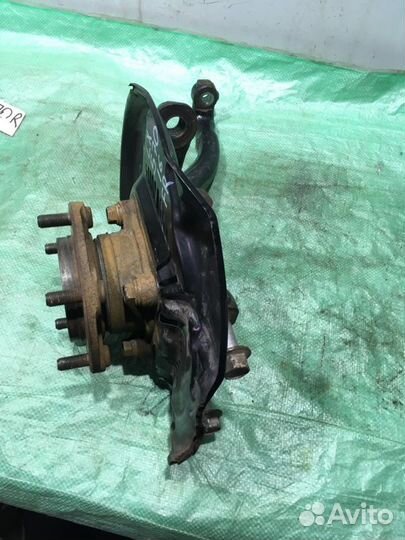 Кулак поворотный передний правый передний правый