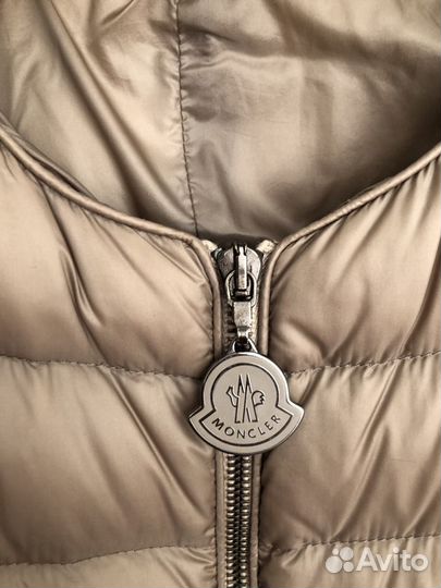 Пуховик женский xs бежевый moncler