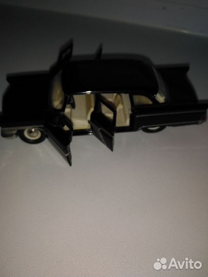 Коллекционная модель Чайка Газ-13