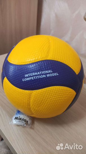 Волейбольный мяч Mikasa V200W