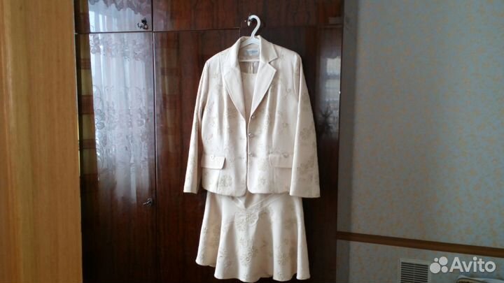 Костюм тройка