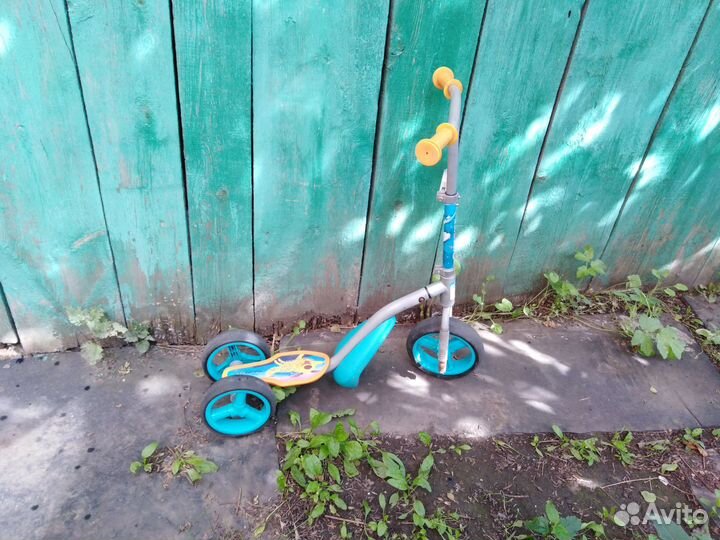 Детский Самокат бу трехколесный железо