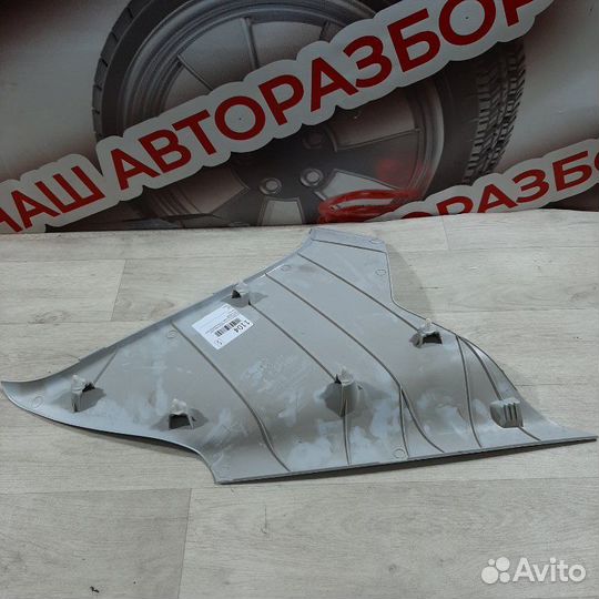 Накладка на стойку кузова задняя правая Datsun