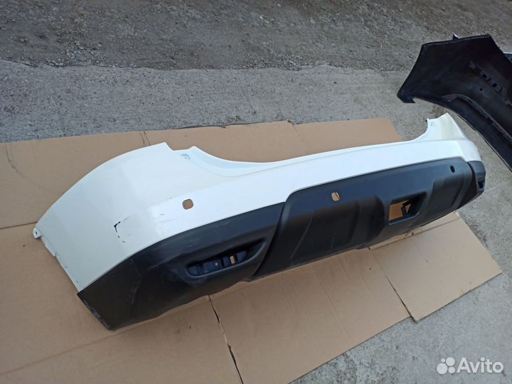 Бампер задний Ниссан Х-Траил белый