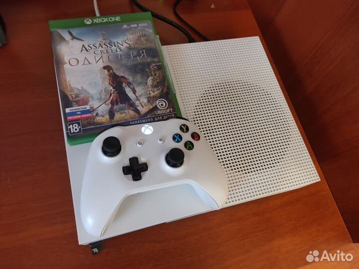 Xbox One S (1681) 500 гб, белый