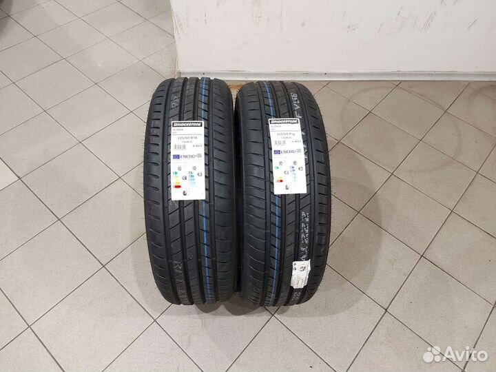 Bridgestone Alenza 001 225/60 R18 104W