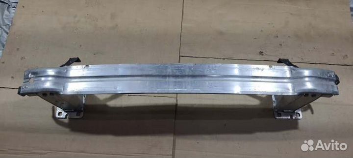 Усилитель бампера передний Audi A4 B8 cdhb 2009