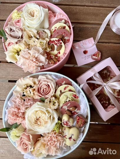 Подарочный набор: цветы и шоколад