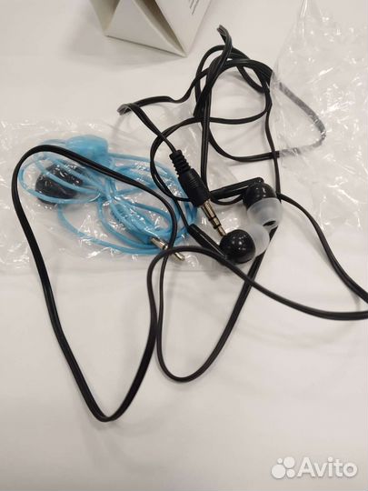 Проводные наушники новые