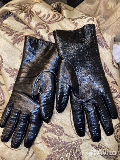 Перчатки