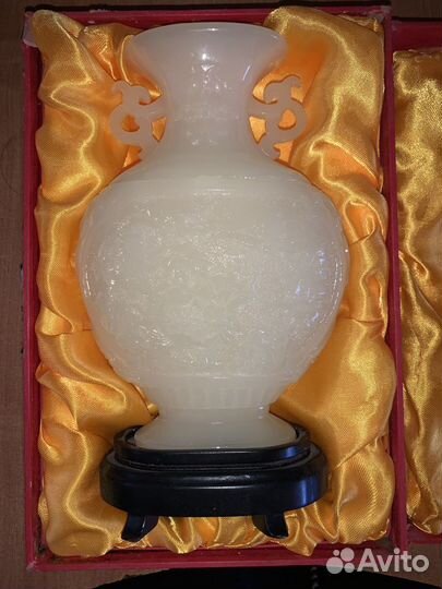 Ваза из оникса