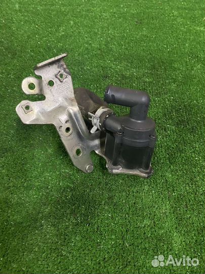 Volvo XC90 2015- XC60 помпа охлаждения электро