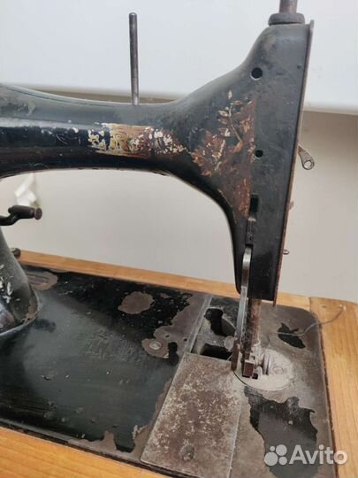 Швейная машинка зингер