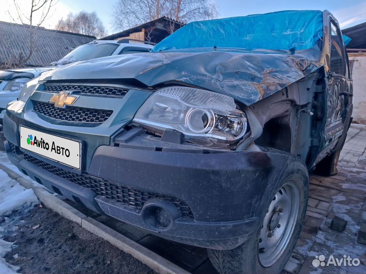Chevrolet Niva 1.7 МТ, 2016, битый, 120 000 км