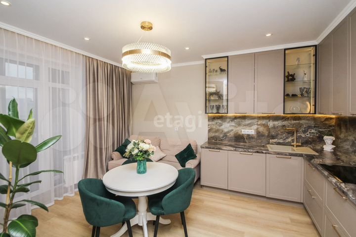 2-к. квартира, 61 м², 3/18 эт.