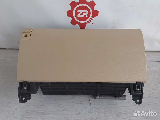 Lexus LX570 Бардачек