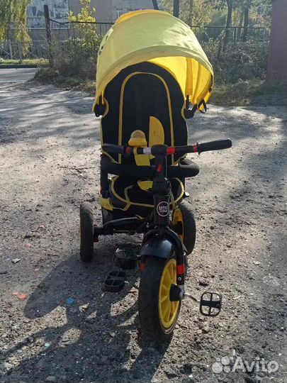 Трехколесный велосипед с родительской ручкой