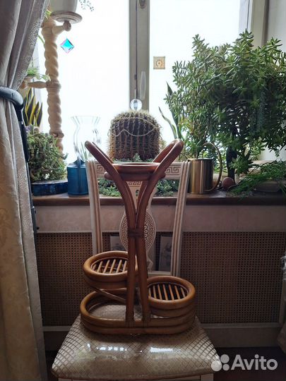 Подставка под домашние растения. Ротанг