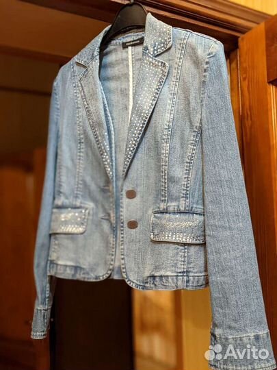 Джинсовый пиджак со стразами/ куртка