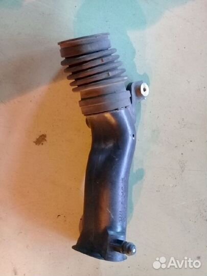 Воздухозаборник 17243-PSA-000 Honda Stream RN1