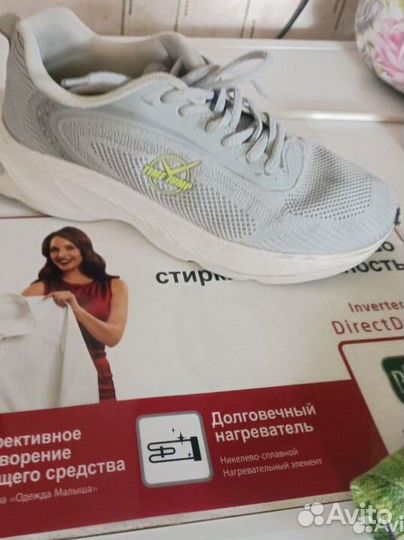 Продам кроссовки 36 размера