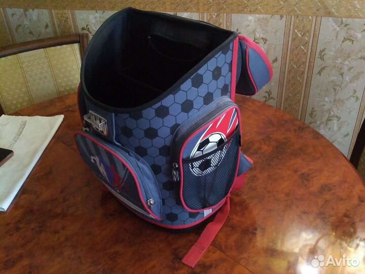 Рюкзак школьный