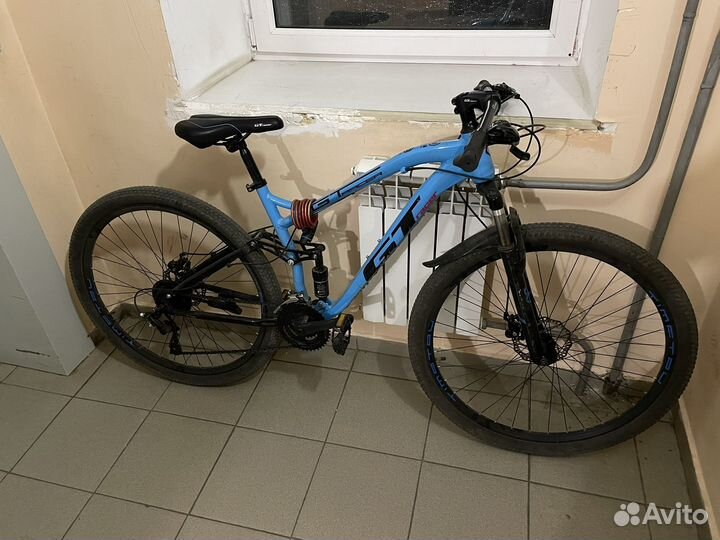 Велосипед шоссейный GT